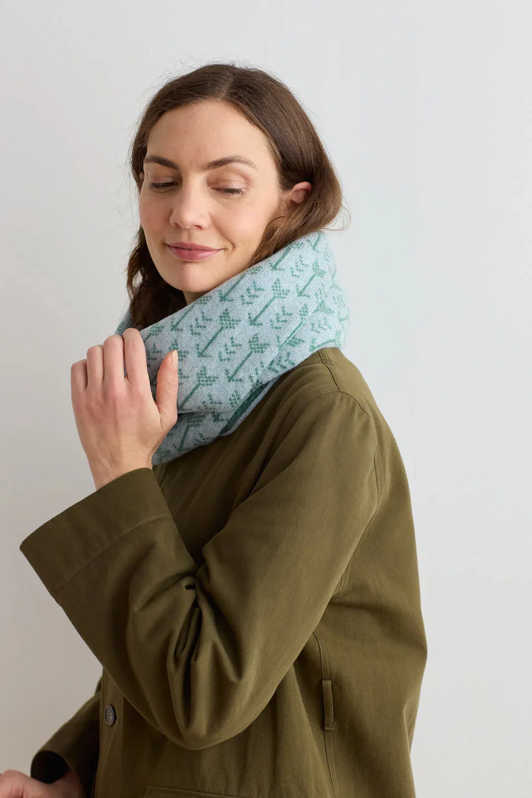 Circle Scarf "Arrow" in Haar & Willow by Hilary Grant