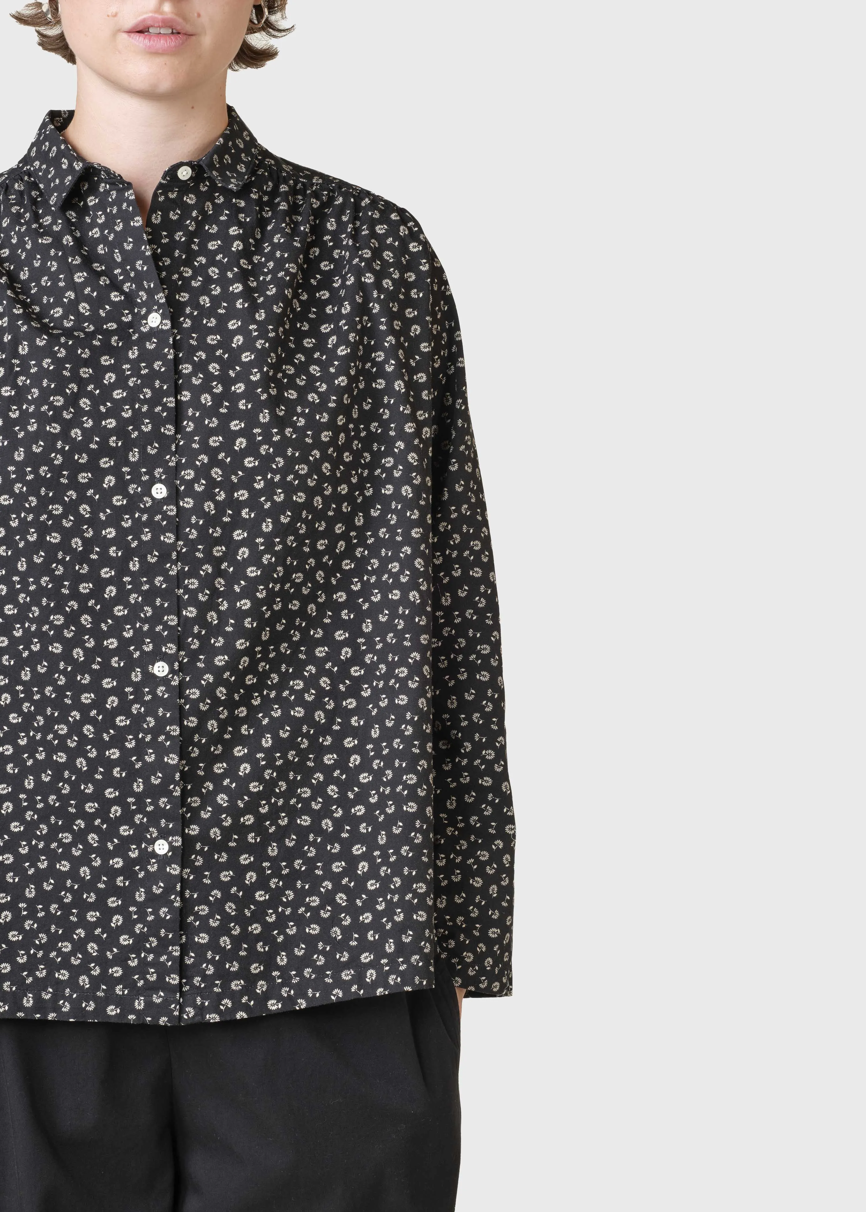 Gitte shirt - Black/pastel sand