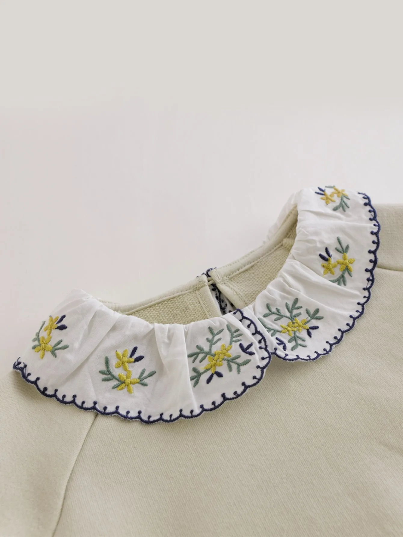 MARC & JANIE Girls Embroidered Lace Collar Sweatshirt 221103