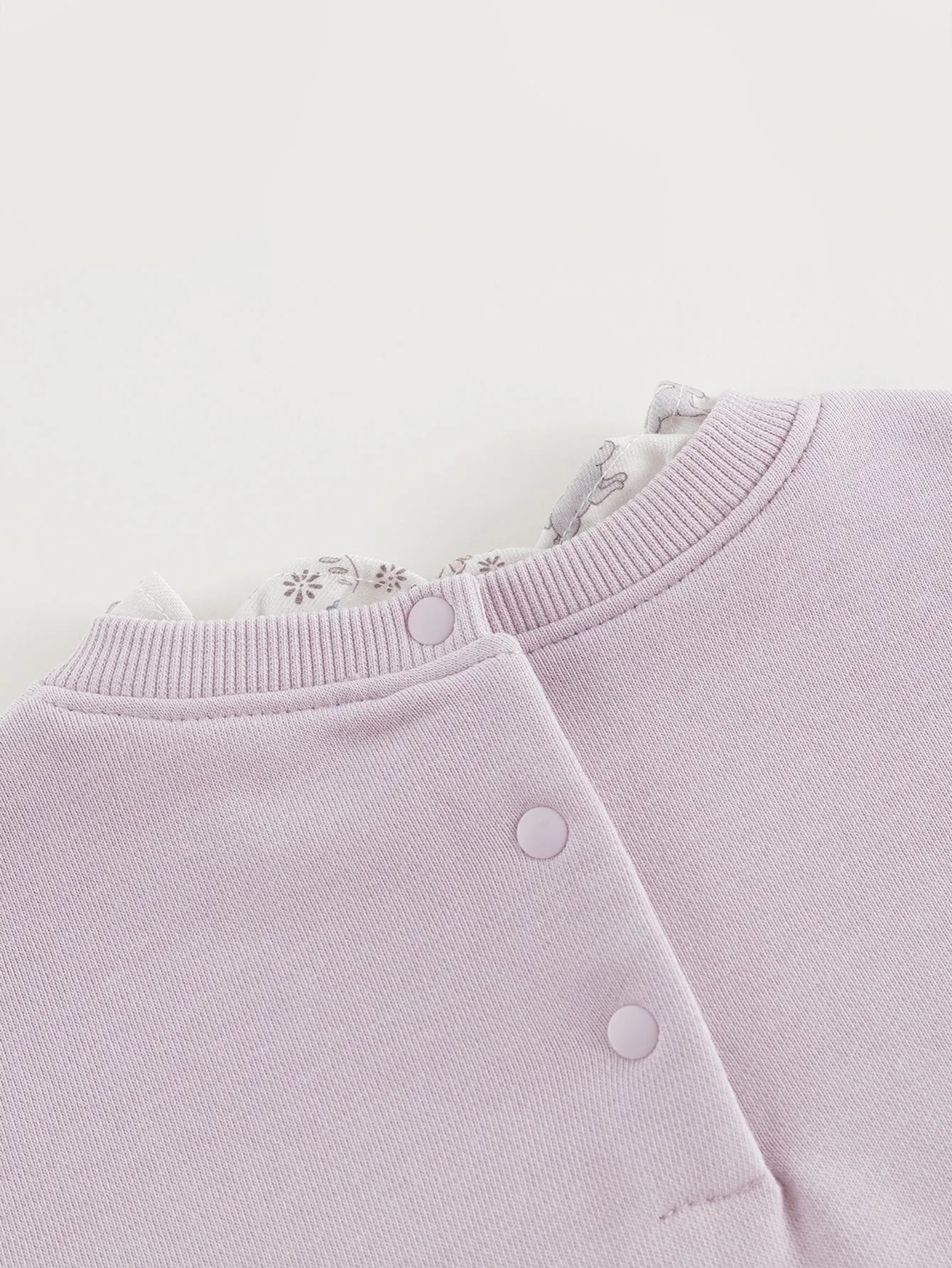 MARC & JANIE GIrls Sweet Wooden Earring Sweatshirt 241095